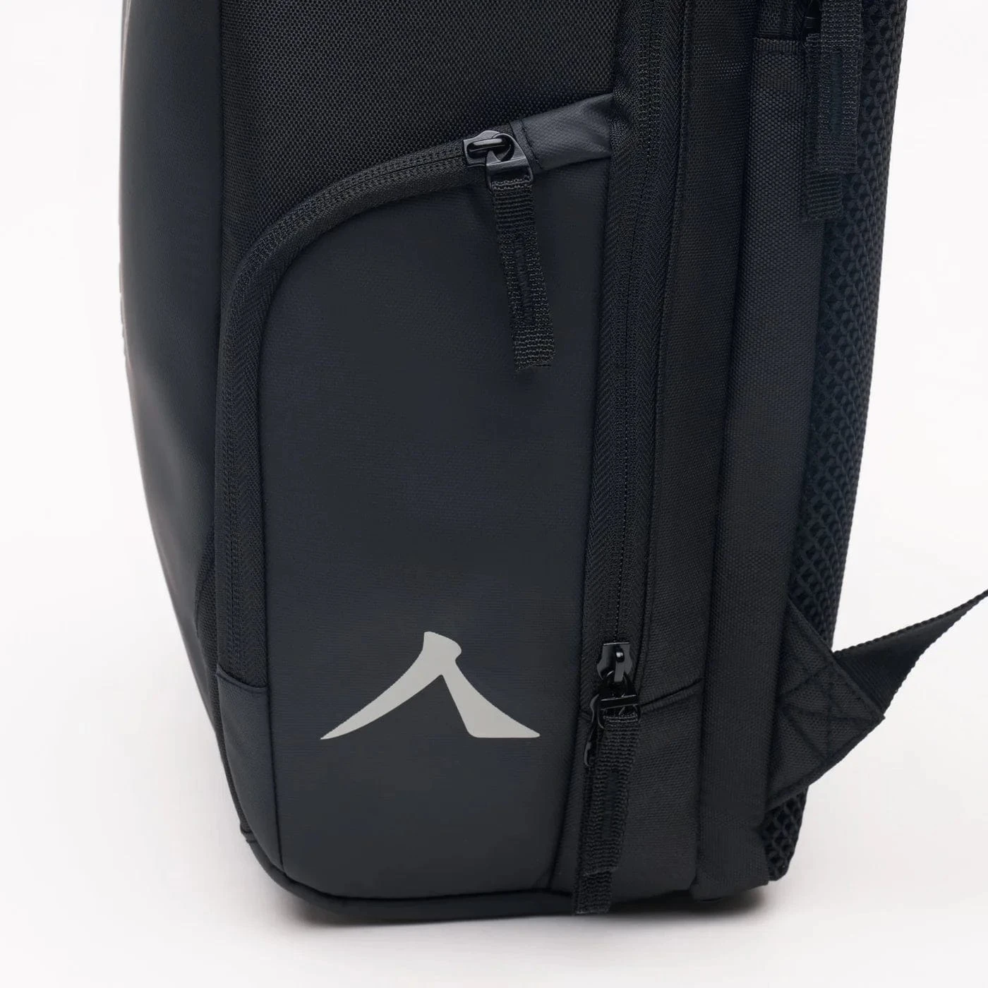 Kanso Intuko Tennis 23L Backpack -Black 4 Kanso Intuko Tennis 23L Backpack -Black - Image 4